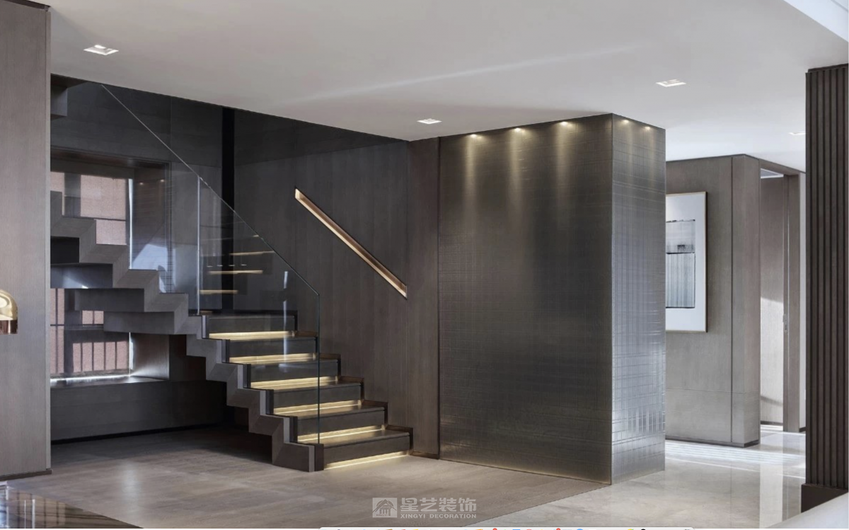 頂層躍層——復(fù)式挑空的廳